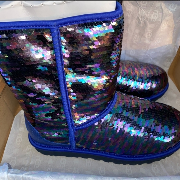 UGG Classic Short Sequin Boots - Picture 3 of 8
